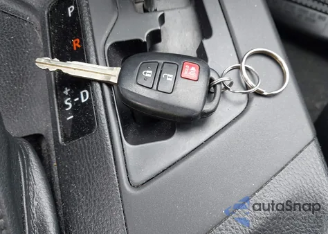 2017 Toyota Rav4 Le z USA, uszkodzony, nr VIN 2T3BFREV9HW644474